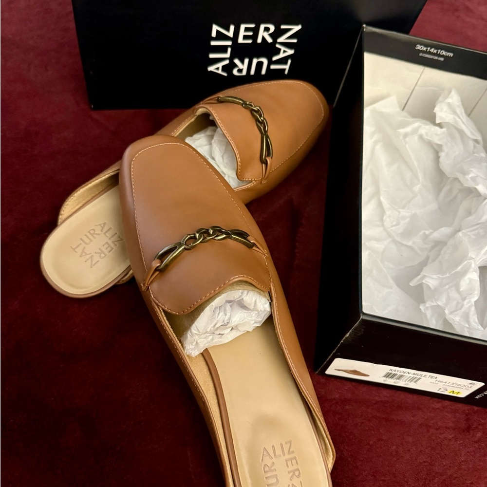 NWB Women’s size 12M Naturalizer Kayden Clark/Tea Colored Mules